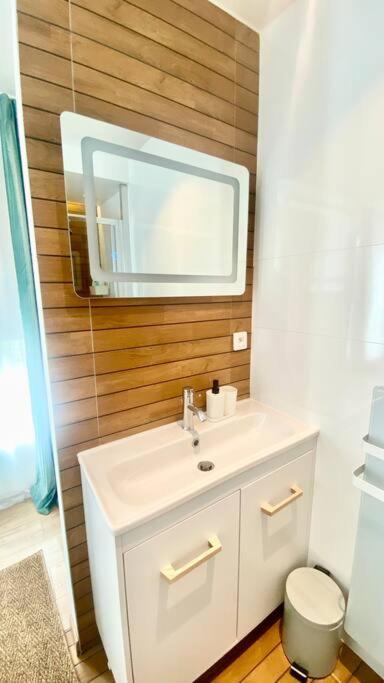 Appartement Avec Vue Jardin Proche De Paris Saint-Maurice  Luaran gambar